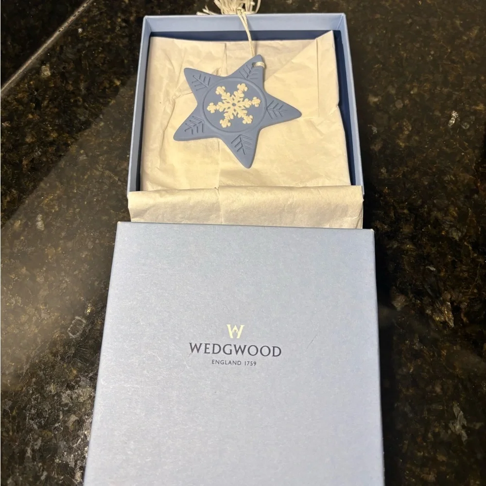 WEDGWOOD 2003 Blue Star Snowflake Ornament